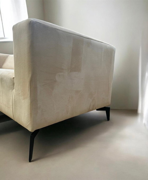 Image 1 of Stylish Cream-colored sofa (Sofa has been professionally cleaned)