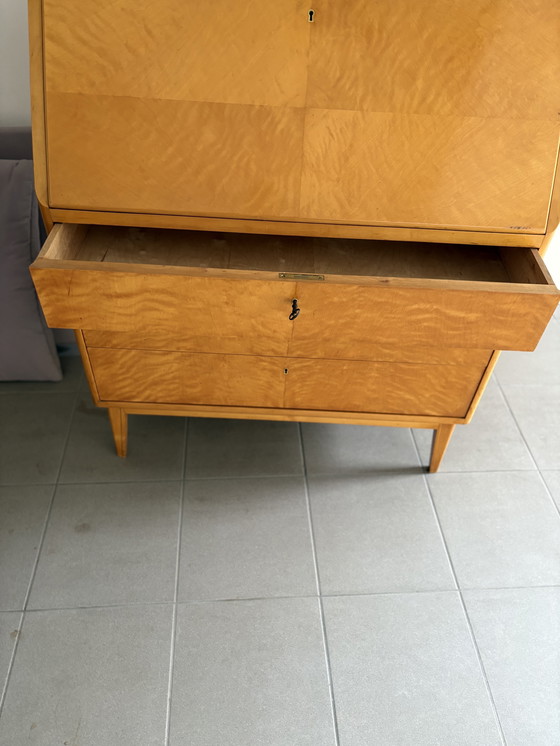 Image 1 of Sekretärin