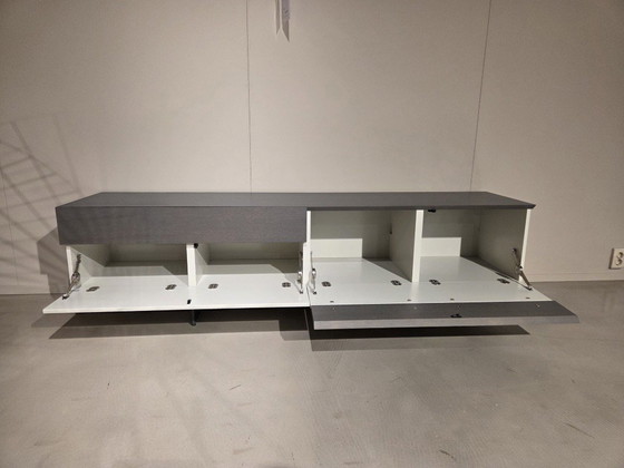 Image 1 of Mobile TV Tapa