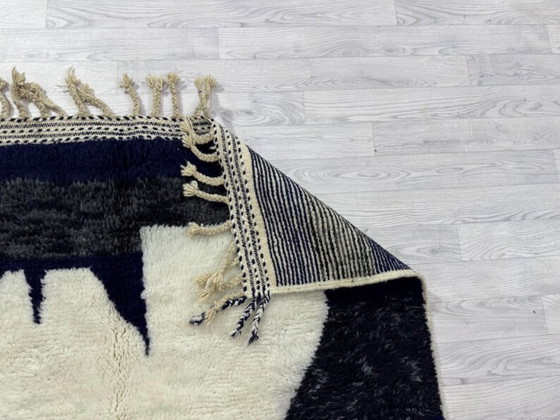 Image 1 of Moroccan rug 260cmx160cm 