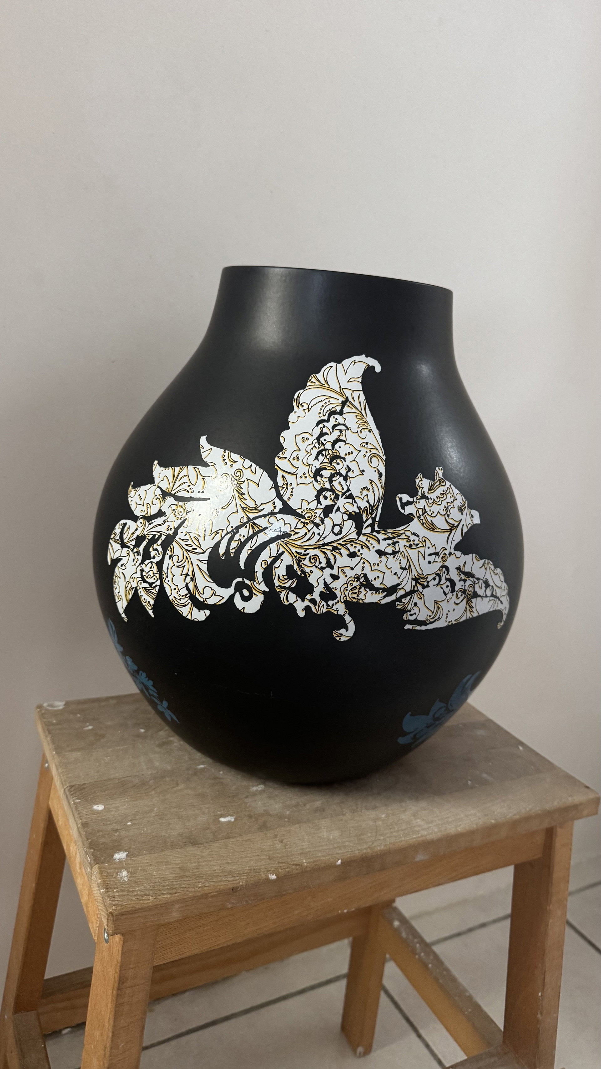 IKEA Jonsberg vase by Hella Jongerius black | €135 | Whoppah