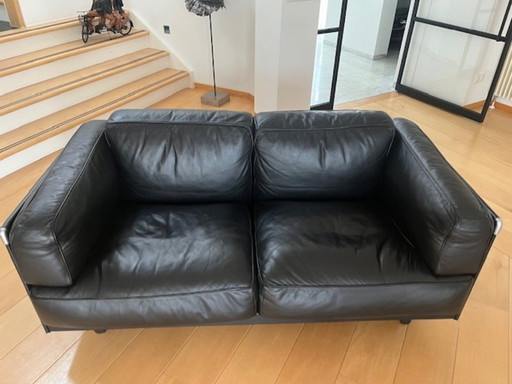 Poltrona Frau Twice sofa