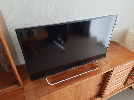 Image 1 of Vintage 1950s sideboard with glass top cabinet