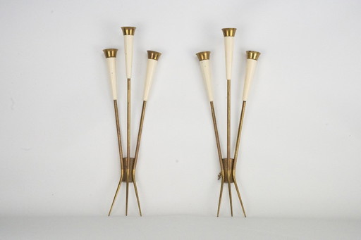 Mid-Century pair of large brass sconces attributable to Stilnovo. Italy 1950s