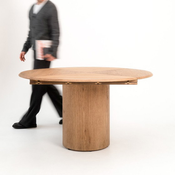 Image 1 of TABLE ROUND/SQUARE QUAD0 Natural Oak – Simple Table, Amazing Function
