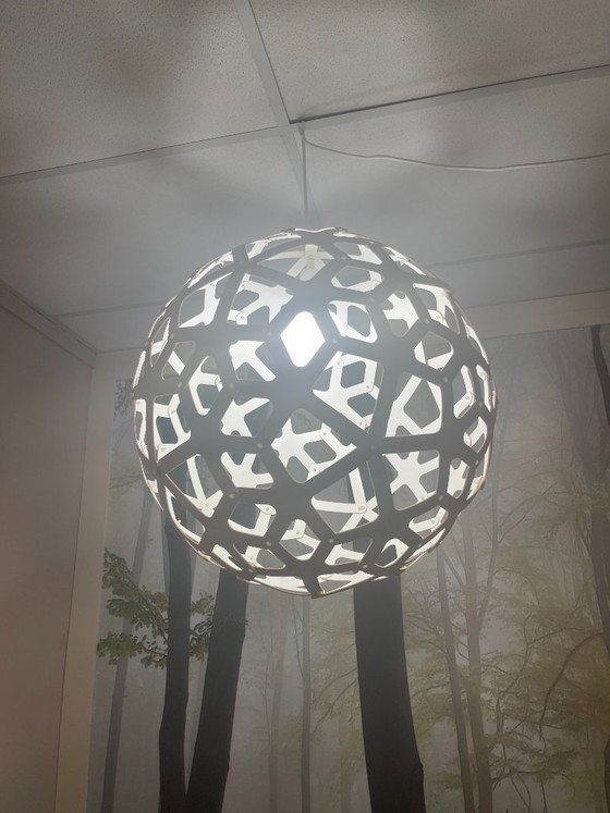 Image 1 of David Trubridge Corallo bianco 1 lato