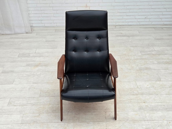 Image 1 of Deense fauteuil uit de jaren 70, zwart kunstleer, teakhout.