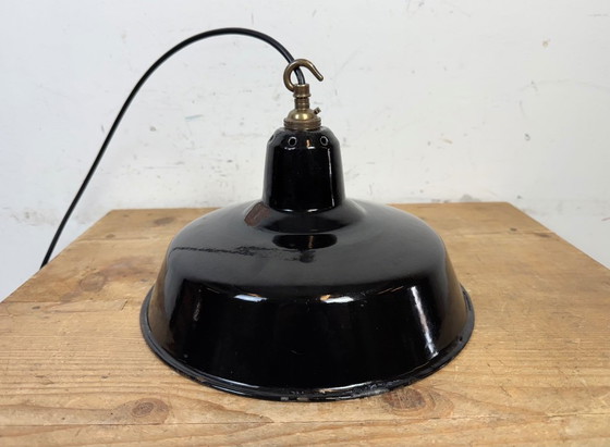 Image 1 of Industriële zwarte emaille fabriekshanglamp, jaren 60