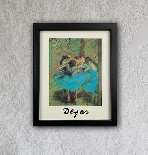Image 1 of Edgar Degas: "Ballerine blu". Incorniciato professionalmente con una nuova cornice da galleria di alta qualità.