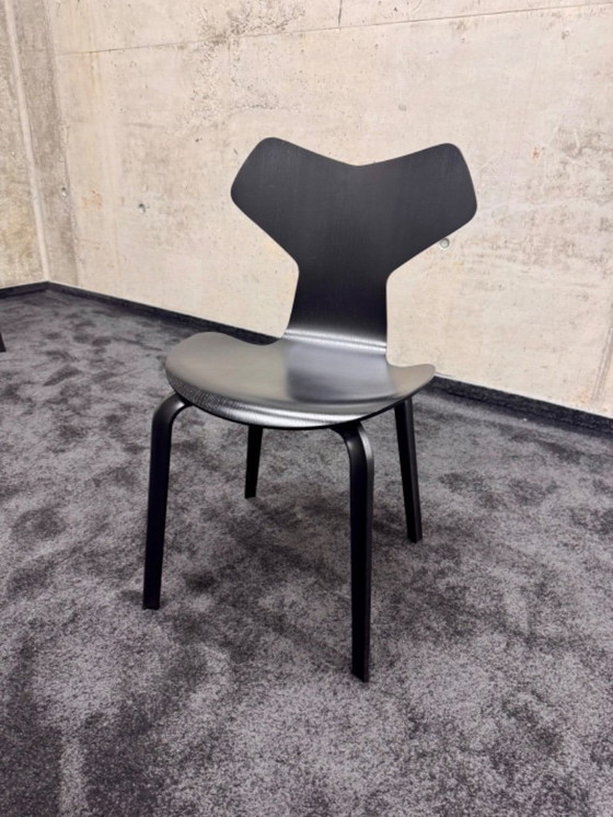 Image 1 of Arne Jacobsen for Fritz Hansen, 5 chairs, black ash