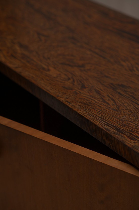 Image 1 of Dressoir uit het begin van de 20e eeuw in de stijl van De Coene