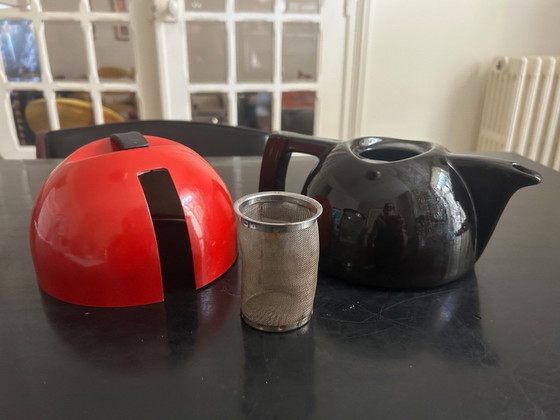 Image 1 of Memphis teapot 1980