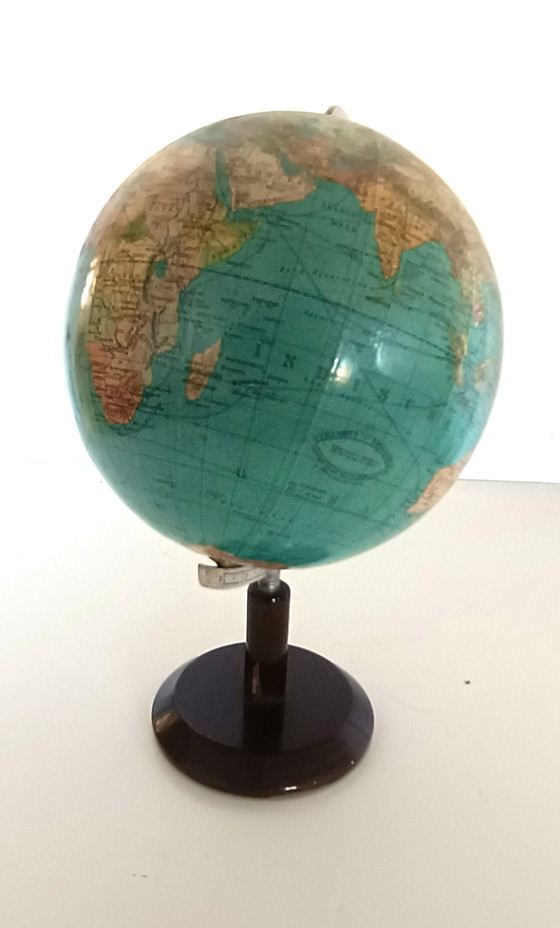 Image 1 of Globe terrestre sur socle en bois années 50