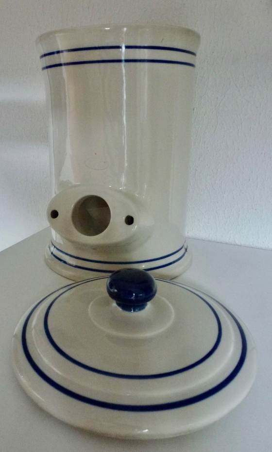 Image 1 of Mayonnaise jar with lid, made of solid stoneware.