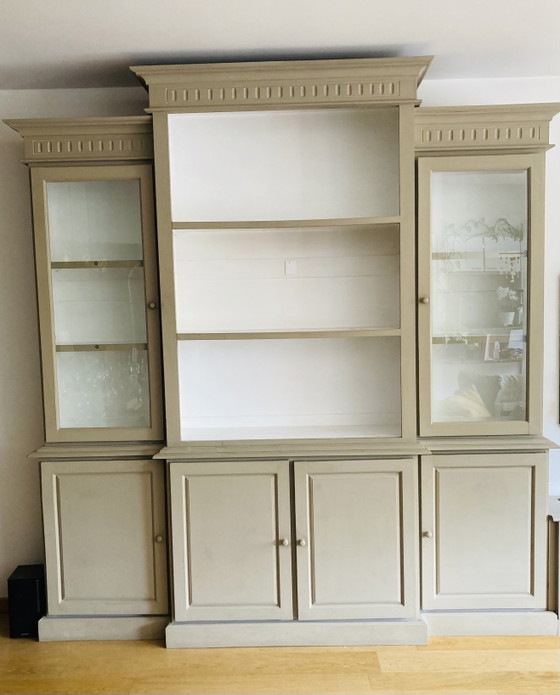 Image 1 of Ampio mobile modulare per soggiorno: libreria, vetrina e mobile TV in stile country chic.