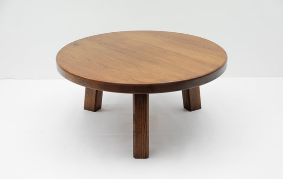 Image 1 of Ronde eikenhouten Franse salontafel in Pierre Chapo-stijl, jaren 60.