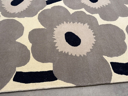 Brink en Campman Marimekko Unikko Greige 250 x 350 cm