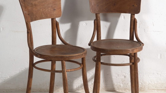 Pair of antique bentwood chairs in the Thonet style – Central Europe, circa 1920 – Dining chairs, Bauhaus (photo 3 of 40)