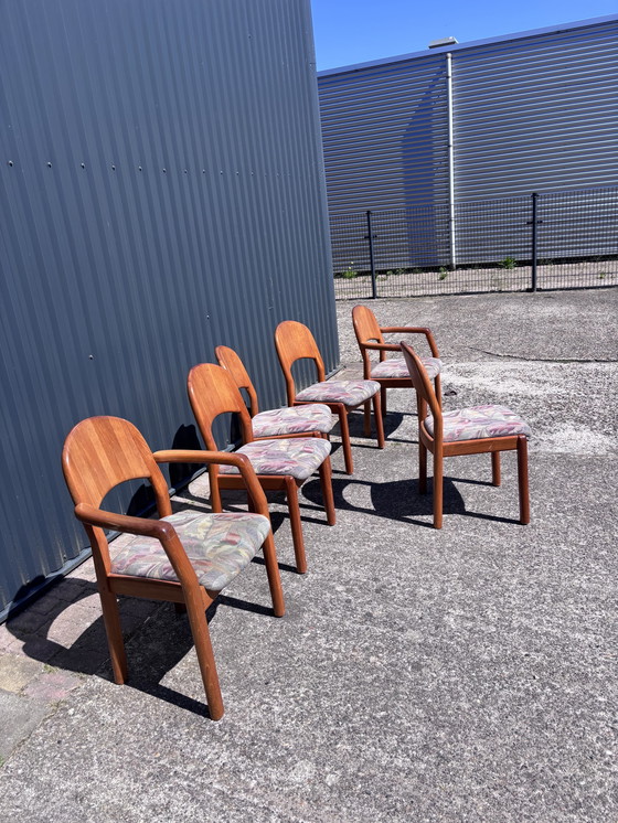 Image 1 of 6 x table vintage dyrlund eetkamerstoelen stoel