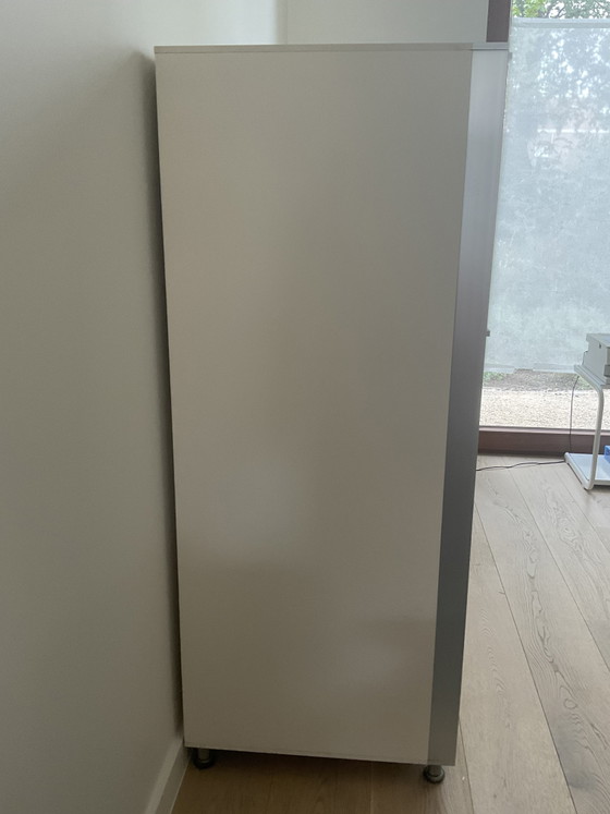 Image 1 of Domus-Schrank von B&B Italia, entworfen von Antonio Citterio, in weißem Lack und mit Glasschiebetüren