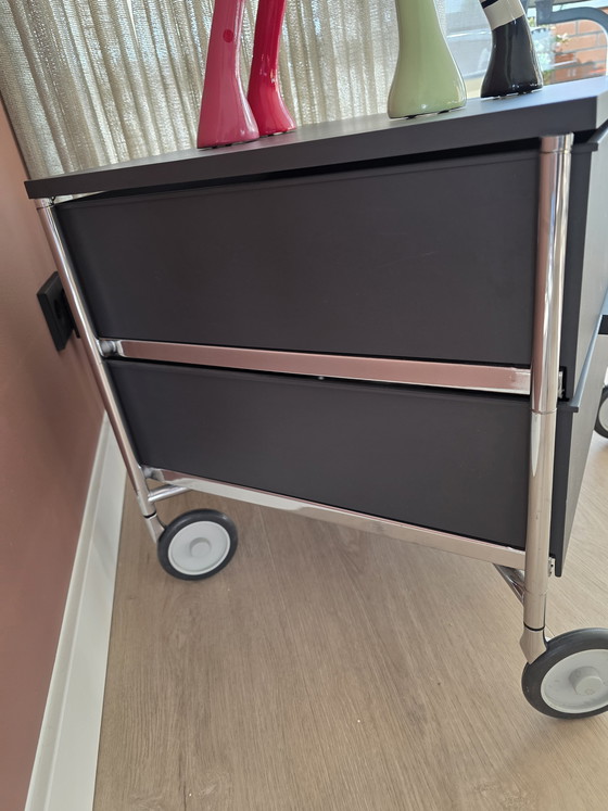 Image 1 of Petite commode Kartell