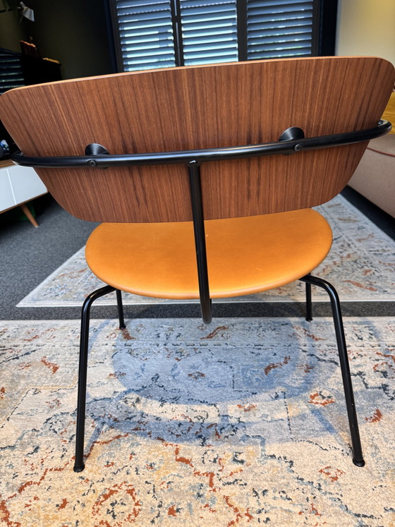 &Tradition - Pavilion AV6 cuero color coñac, nogal lacado, – Sillones, Leather, Wood (photo 5 of 5)