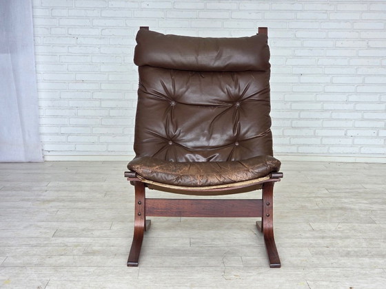 Image 1 of Années 1970, design norvégien d'Ingmar Relling, fauteuil lounge, modèle « Siesta ».