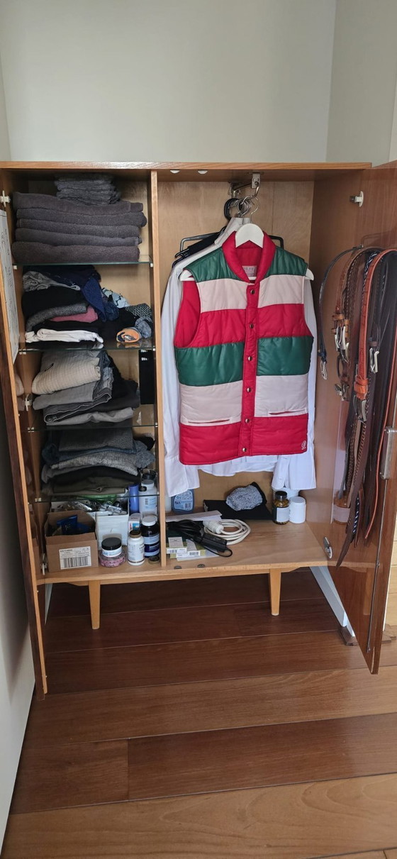 Image 1 of Armoire vintage en bois pour suspendre et ranger