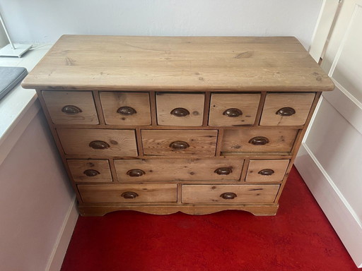 commode ancienne ( 13 tiroirs)