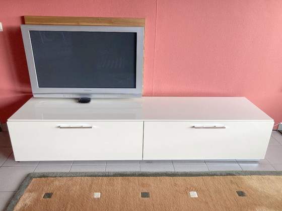 Image 1 of Hülsta Lilac hoogglans creme TV meubel in goede staat
