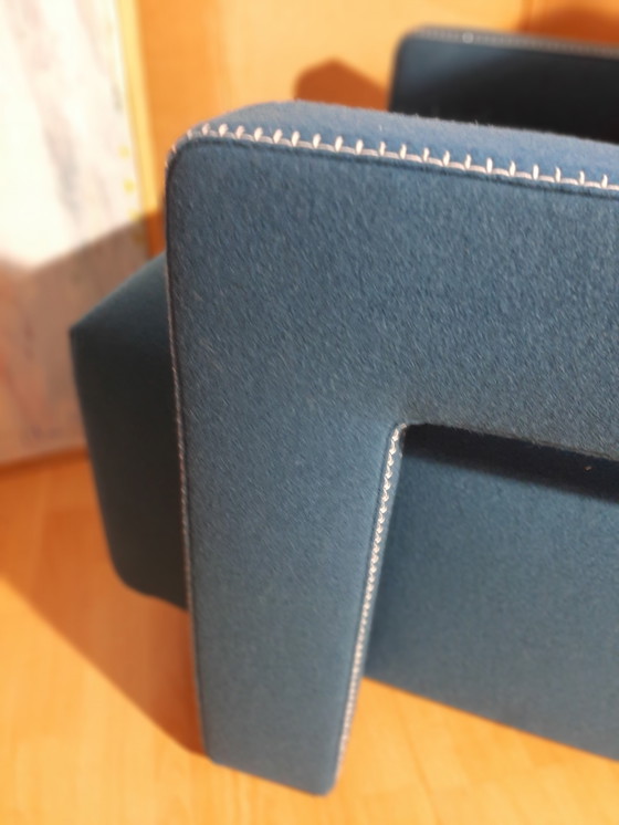 Image 1 of Cassina Utrecht 637, nueva, nunca usada, en tela de lana azul petróleo (serie 13L), costuras de caballo