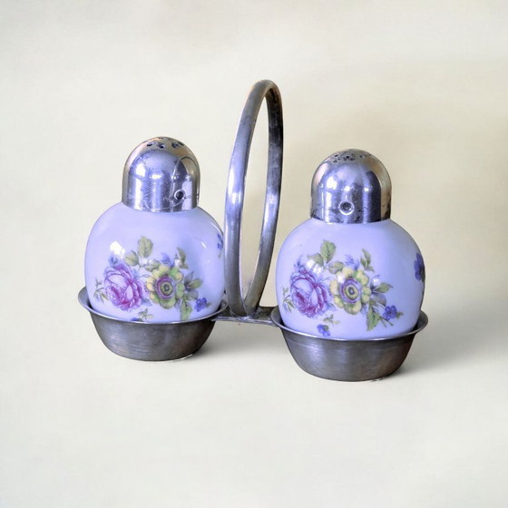 Image 1 of Set di saliere e pepiere vintage | anni '60 in ceramica e metallo | decoro floreale con supporto