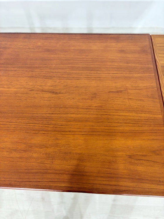 Image 1 of Teakhouten eettafel uit de jaren 60 / Eettafel in mid-century stijl / Vintage teakhouten eettafel