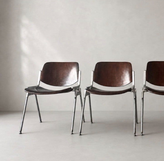 5 sedie Castelli vintage, in legno marrone, con una splendida patina. – Sedie da pranzo, Aluminium, Wood (photo 10 of 15)