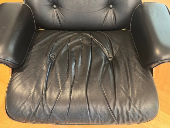 Image 1 of Vitra - Charles & Ray Eames - Sillón con otomana - 670 Lounge Chair