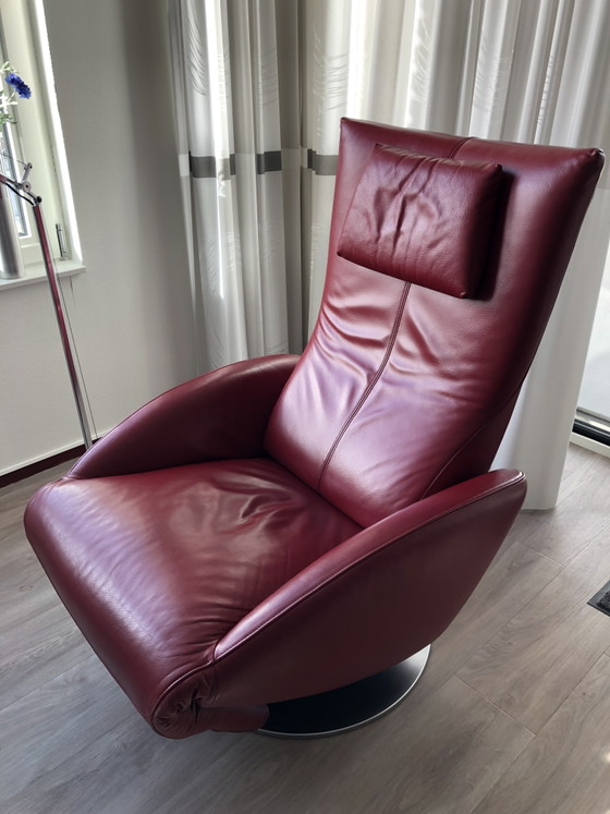 Image 1 of De Sede relaxfauteuil rood leer draaibaar