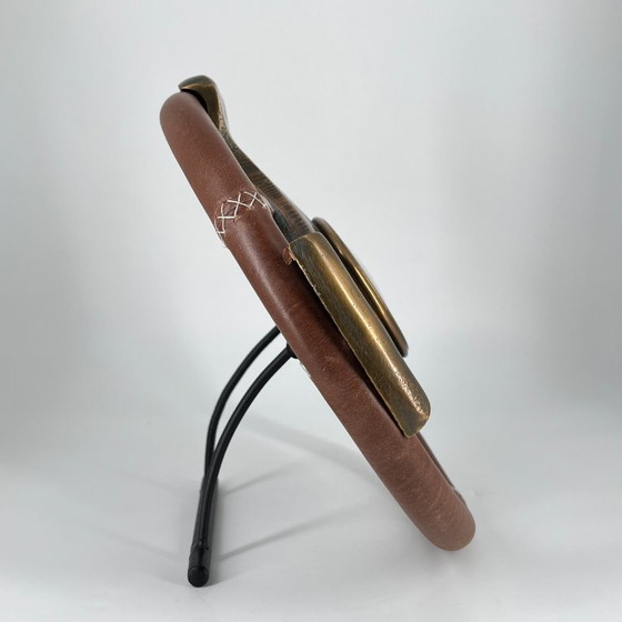Image 1 of Sculptural steering wheel table clock made of patinated metal – Vintage Automobilia