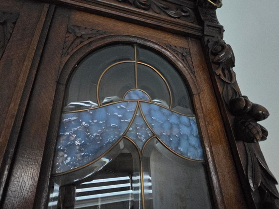 Image 1 of Originele 18de eeuwse Henri Deux kast met glas in lood 