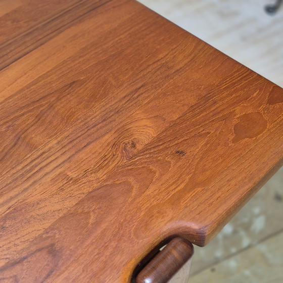 Image 1 of Niels Bach, table basse vintage danoise en teck restaurée