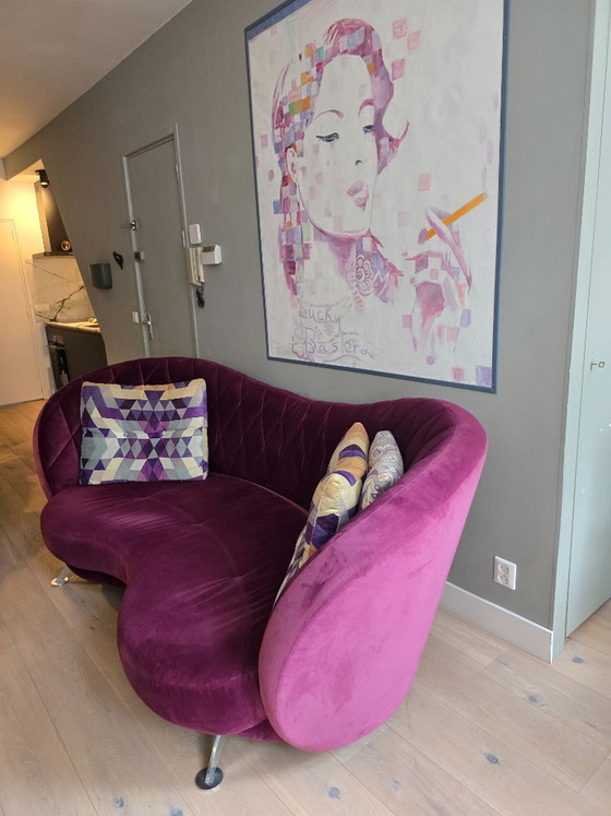 Fama Designer Lounge Set – Josephine Sofa, Fauteuil & Voetenbank – Aubergine Fluweel – Fana, 3-5 zitsbanken (photo 6 of 7)