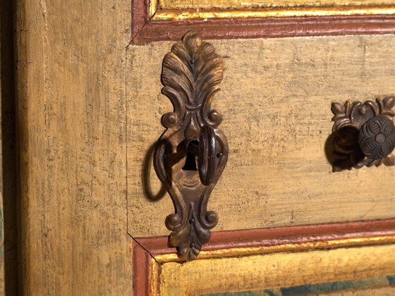 Antiker barocker bemalter Kleiderschrank aus Kiefer – Österreichisch-Ungarische Monarchie, Jahr 1794 (photo 14 of 40)
