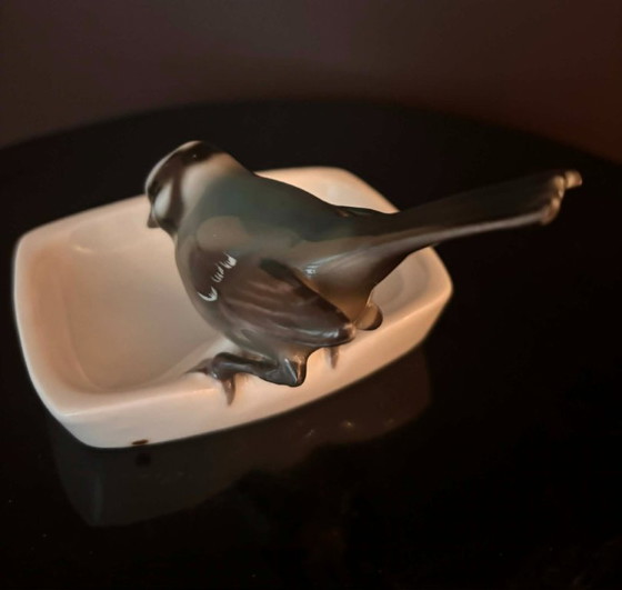 Image 1 of Vintage Goebel Vogelfigur Ringschale