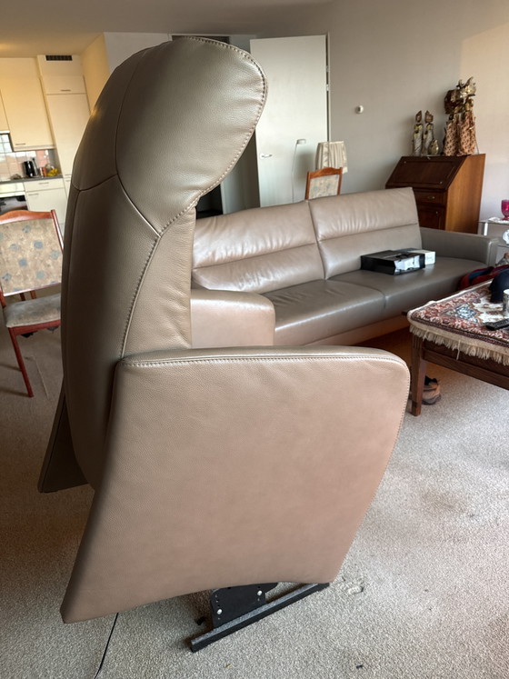 Image 1 of Fauteuil releveur et banc assorti