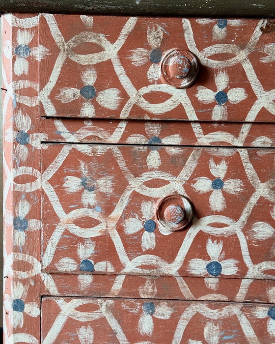 Image 1 of Cassettiera antica a fiori patina antica