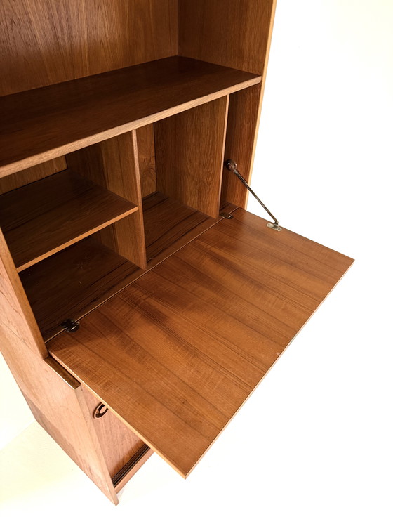 Image 1 of Bibliothèque vintage danoise en teck des années 60