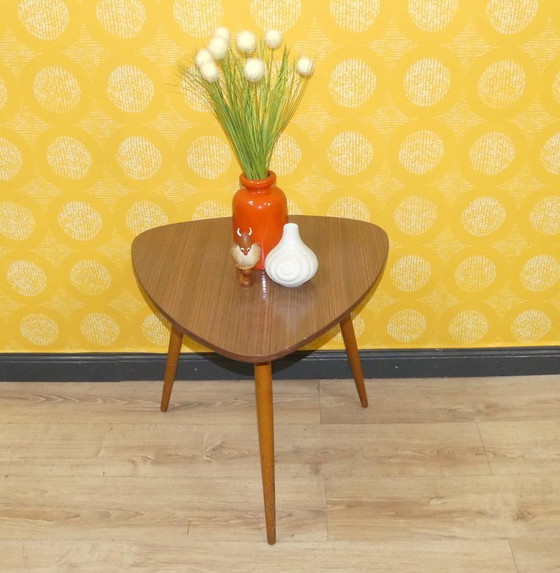 Image 1 of 50er 60er Cocktailtisch Dreibein Tisch Resopal Teak Optik Klassiker Nierentisch 