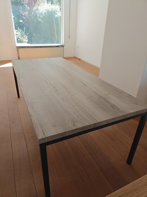 Dining table – eettafels, Metal, Wood