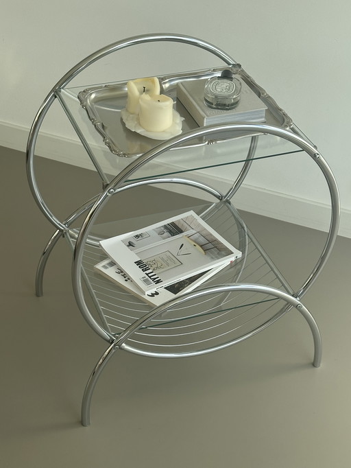 Carrello da bar in stile Bauhaus vintage con struttura tubolare cromata, tavolino laterale in vetro, tavolino da bar retrò