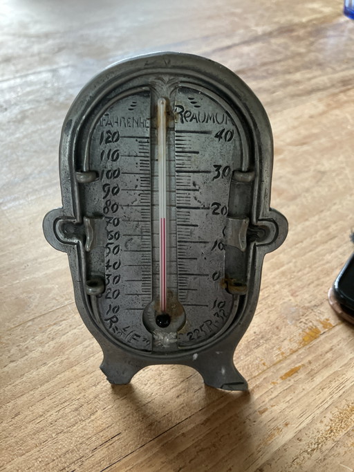 Vintage tinnen thermometer van het Italiaanse merk Cosi Tabellini