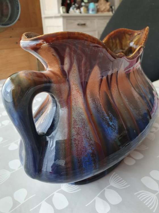 Image 1 of Wunderschöne Art-déco-Jardinière mit Thulin-Tropfglasur – B 38 cm